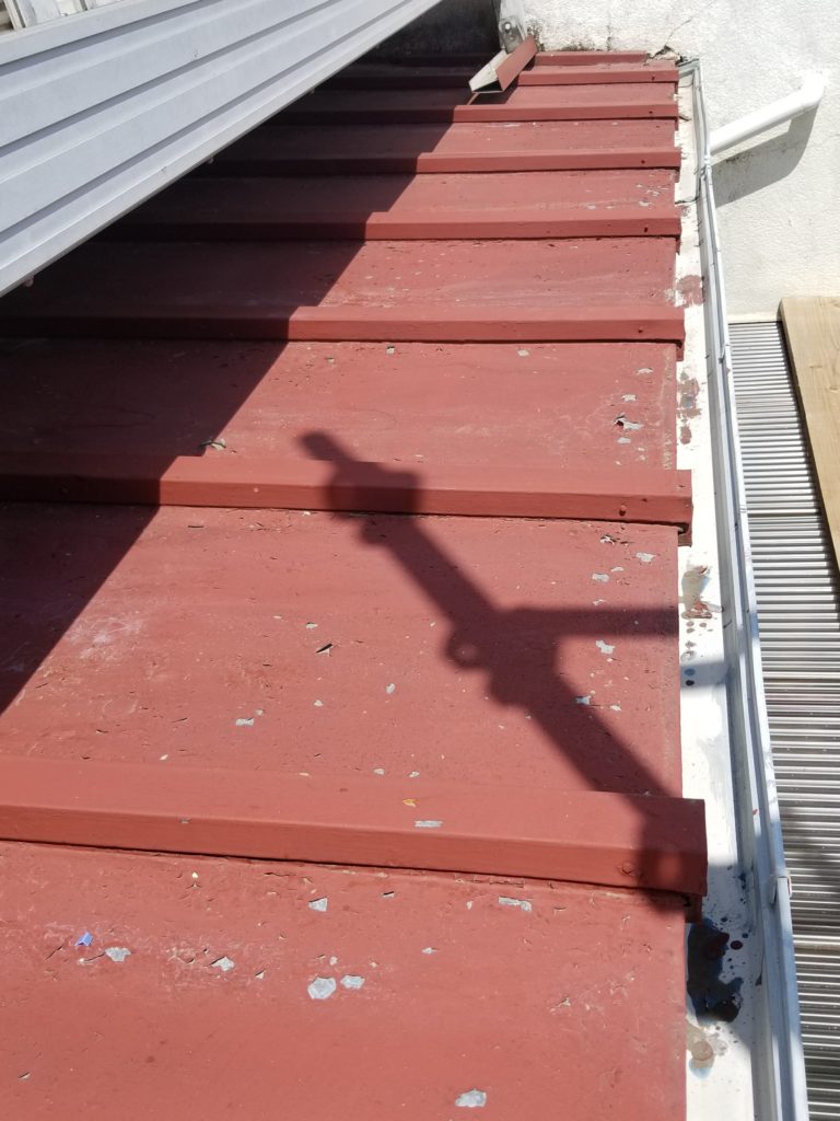 屋根　塗替え　トタン　金属　錆止め　サビ　浜松市外壁塗装屋根専門店の加藤塗装