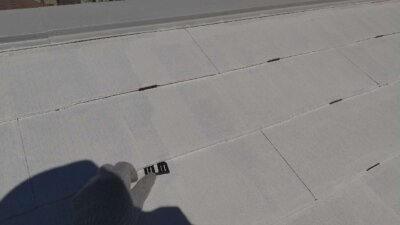カラーベスト屋根塗装　高圧洗浄　タスマジック　外壁塗装の事なら浜松塗装専門店｜加藤塗装　屋根水切り錆止め塗装　スレート屋根　セミフロンバインダーシリコンⅡ　タスペーサー