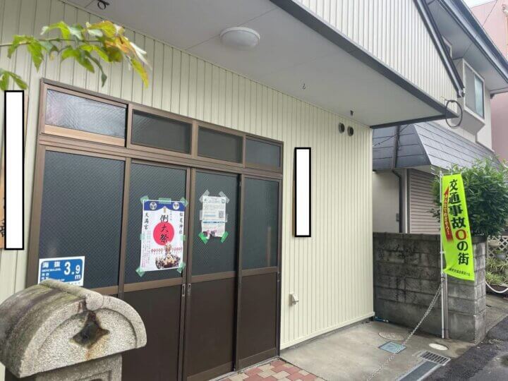 平田町公民館の外壁塗装が完成しました。