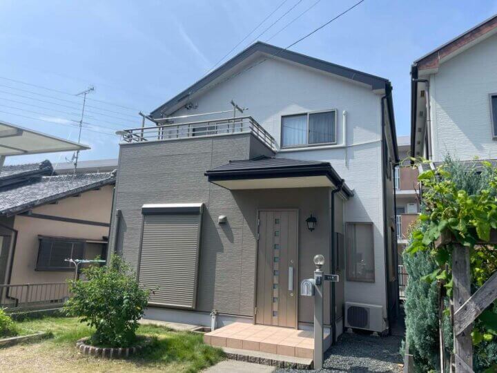 浜松市中央区楊子町Hさま宅にて屋根リフォームが完成。